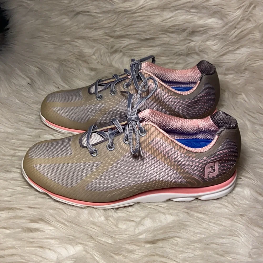 Like new Footjoy Pink Golf emPOWER Spikeless Shoe